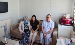 Depremzede aile kızlarının eğitimi için Kahramanmaraş'a döndü