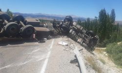 Kahramanmaraş'ta TIR devrildi; yol 2 saat kapandı