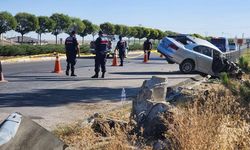 Bariyerlere çarpan otomobilin 16 yaşındaki sürücüsü öldü
