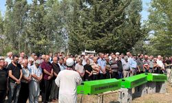 Trafik kazasında ölen aynı aileden 3 kişi Kahramanmaraş'ta defnedildi