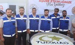 TÜMKİAD aşure dağıttı