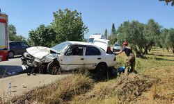 Otomobiller kafa kafaya çarpıştı: 1'i bebek 6 yaralı