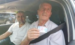 73 yaşında, 30'uncu denemesinde sürücü belgesi aldı