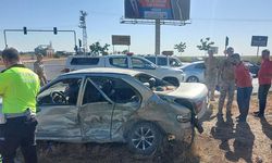 İki otomobil çarpıştı: 1 ölü, 5 yaralı