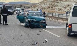 Babasının otomobilini sollamak isterken kazaya neden oldu: 6 yaralı