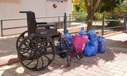 Topladığı kapaklarla 250 engelliye tekerlekli sandalye dağıttı