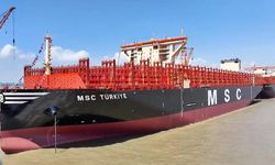 Dünyanın en büyük konteyner gemilerinden birine 'Türkiye' adı verildi