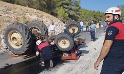 Devrilen traktörün sürücüsü öldü