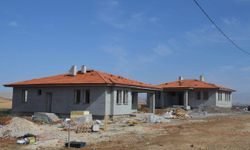 Afşin'deki köy evlerinin kış gelmeden bitirilmesi hedefleniyor