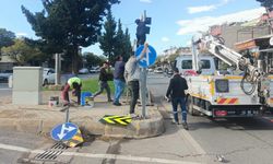 Büyükşehir, Trafik İşaret ve İşaretçilerinin Bakımını Sürdürüyor