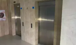 KYK yurdunda zemine çakılan boş asansör panik yarattı