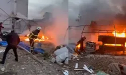 Depremzedelerin kurduğu 5 çadır yangında kül oldu