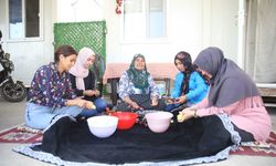 Kahramanmaraş'ta afetzedeler imece usulü kışlık yiyecek hazırlıyor