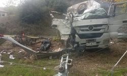 Kahramanmaraş'ta beton mikseri devrildi; sürücü öldü