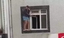 Pencereye çıkıp 'gasbediliyorum' diyerek yardım istedi