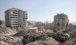 Depremde 109 kişinin öldüğü Ebrar Sitesi B Blok'ta kolon ve kirişler yetersizmiş
