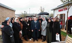 Başkan Mahçiçek, AK kadınlara 2023 yılındaki çalışmaları anlattı