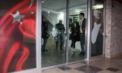 CHP il binasına taşlı saldırı