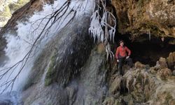 Kahramanmaraş'ta soğuktan buzul sarkıtları oluştu