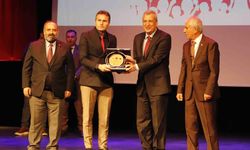 Kahramanmaraş Büyükşehir Gazeteciler Cemiyeti’ne ödül