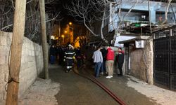 Müstakil evde tüp patladı, ardından yangın çıktı