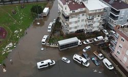 AFAD, Antalya'daki yağışlarda su baskını yaşanan bina sayısını açıkladı