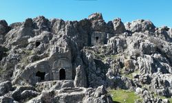 Kahramanmaraş’taki kaya mezarları keşfedilmeyi bekliyor