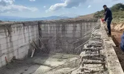 İnşası süren deprem konutlarında iskele çöktü; 4 işçi yaralı