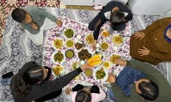 Depremin merkez üssü Kahramanmaraş'ta ilk iftar gerçekleşti