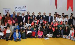 Japon Büyükelçi Katsumata'dan Kahramanmaraş'ta genç judoculara kıyafet desteği