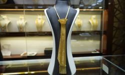 Kuyumcularda yeni trend: Altın kravat