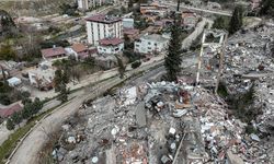 Depremde 6 kişinin öldüğü binanın yapım sorumlusu 7 sanığı hakkında dava açıldı