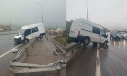 Sümbüllü yolunda minibüs bariyerlere çarptı