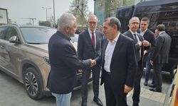 Dursun Özbek, Kahramanmaraş'ta depremzedelerle ve esnafla buluştu