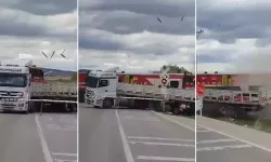 Yolcu treni, TIR'a çarptı