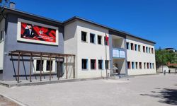 Türkoğlu’na yapılan yeni okullar hızla yükseliyor