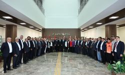 Onikişubat Muhtarları'ndan Belediye Başkanı Hanifi Toptaş'a Hayırlı Olsun Ziyareti