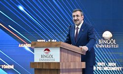 Cumhurbaşkanı Yardımcısı Yılmaz: Öğrencilerin kampüslerde ortaya koyduğu tavır, umutları diri tutmamıza vesile oluyor