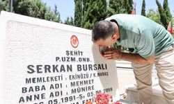 Gözyaşlarıyla oğlunun Babalar Günü’nü kutladı