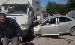 Kahramanmaraş'ta otomobil ile yolcu minibüsü çarpıştı: 8 yaralı