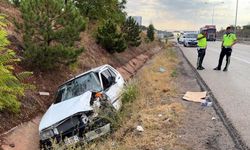 İşçi servisi ile otomobilin çarpıştığı kazada 11 kişi yaralandı