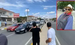 Otomobilin çarptığı yaya öldü, sürücü kaçtı; mahalleli yolu kapattı