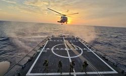 TCG GÖKSU fırkateyninde helikopter iniş/kalkış eğitimleri yapıldı