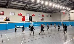 Kahramanmaraş'ta Öğretmenler Günü voleybol turnuvası başladı