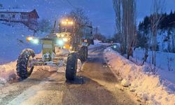 Büyükşehir, Kar Yağışı Sonrası 203 Mahalle Yolunu Ulaşıma Açtı