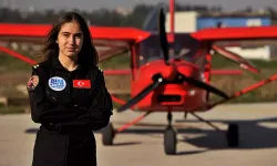 16 Yaşındaki Defne, Türkiye'nin En Genç Kadın Pilot Adayı Oldu