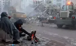 Depremde 96 Canın Yitirildiği Apartmana Ruhsat Verenlere Dava!