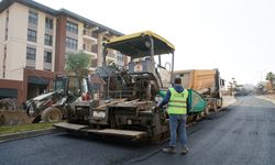 Büyükşehir Yapımı Biten Konutların Yollarını Asfaltlıyor