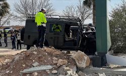 Kaza yapan ekip aracındaki 6 polis yaralandı