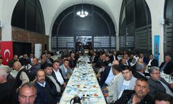 Başkan Toptaş ve İl Başkanı Gül, mahalle başkanlarıyla iftarda buluştu